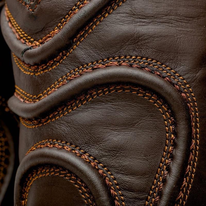 Botas de piel de pirarucú color miel rústica mate - Punta cuadrada