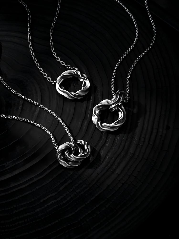 Möbius Loop Collection