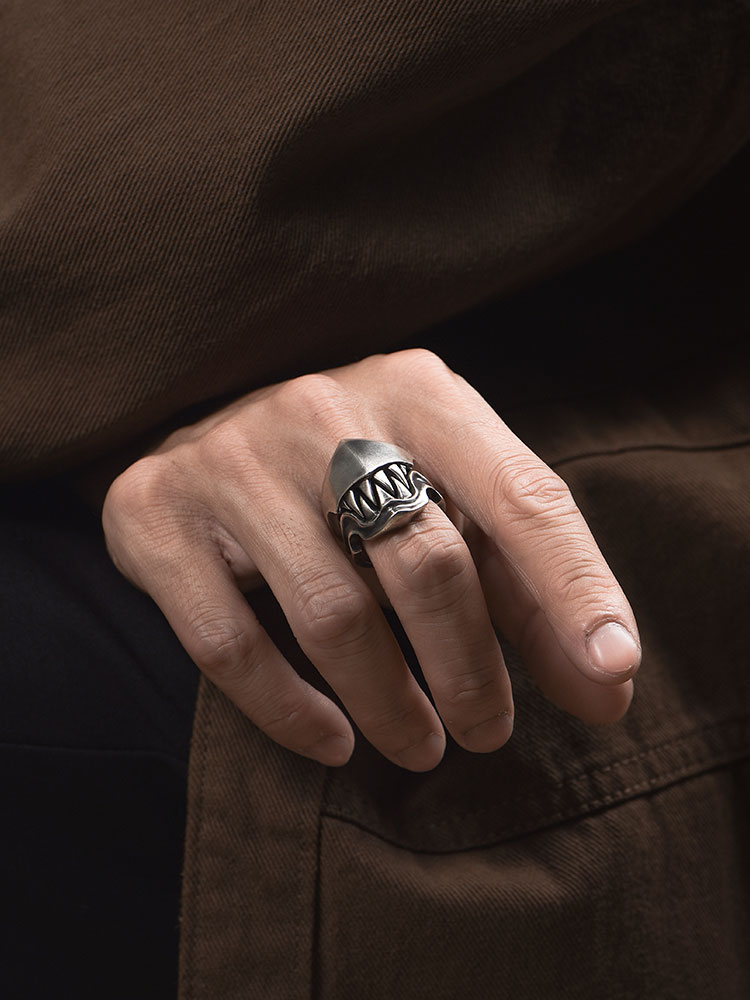 S925 Silver Predator Helmet Fang Ring