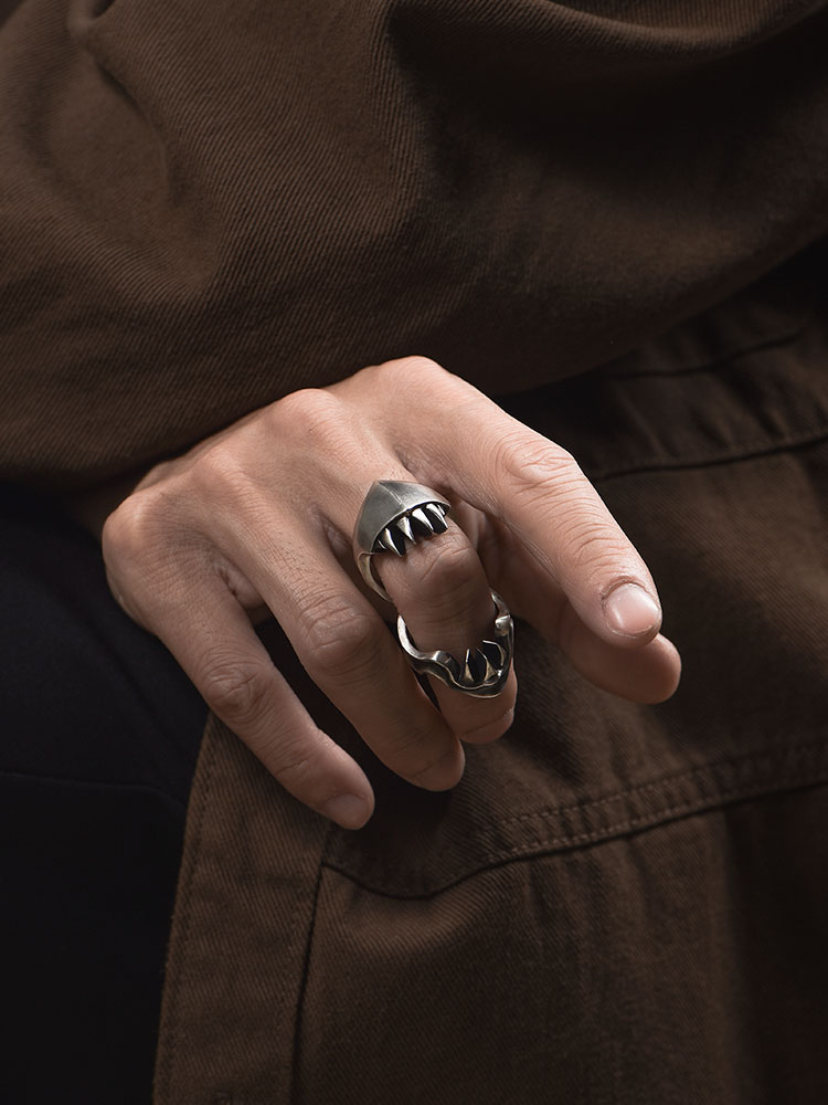 S925 Silver Predator Helmet Fang Ring