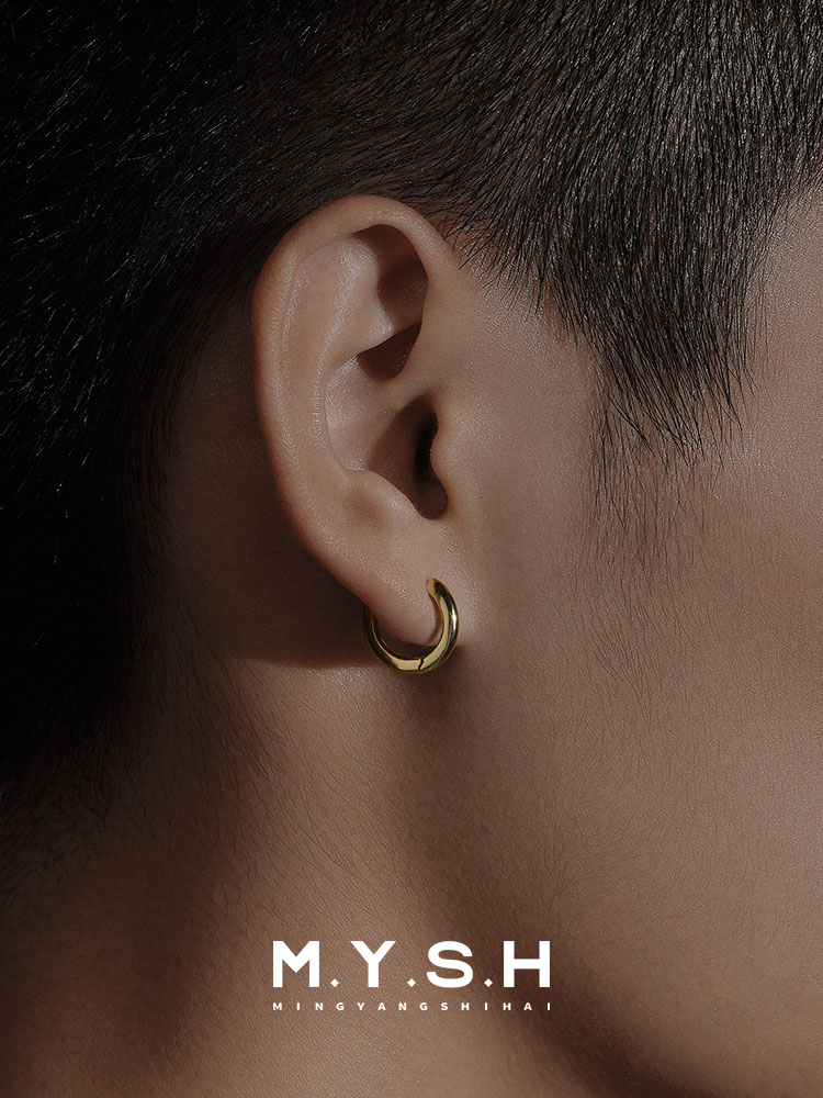 Bold 18K Gold Mini Hoop Earrings