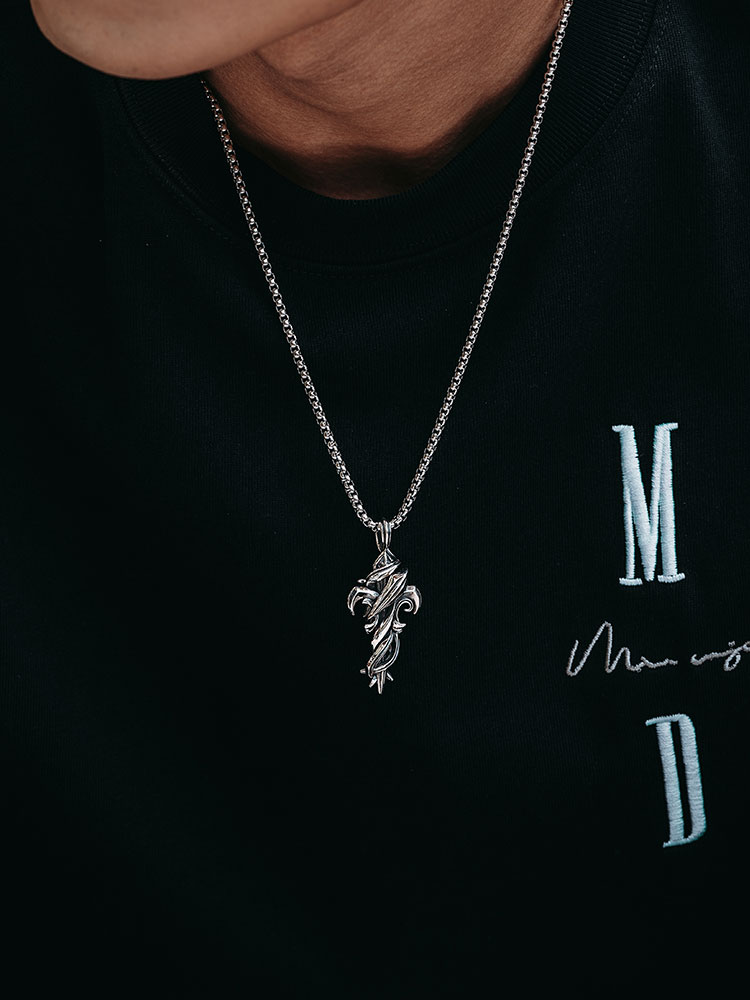 S925 Silver Ivy Entwined Cross Pendant Necklace