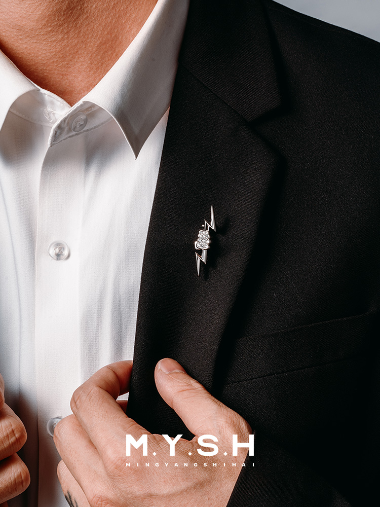 Lightning Thorn Brooch