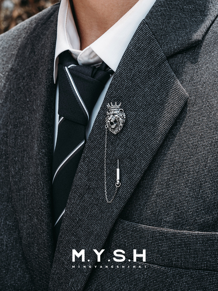 S925 Silver 3D Crowned Lion Lapel Pin