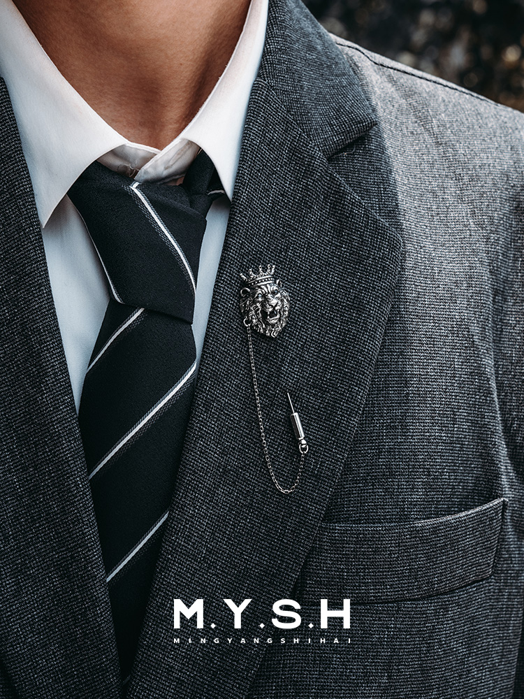 S925 Silver 3D Crowned Lion Lapel Pin