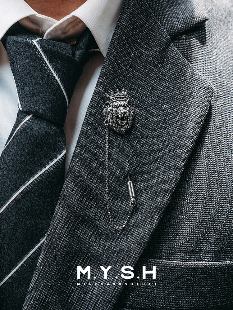 S925 Silver 3D Crowned Lion Lapel Pin