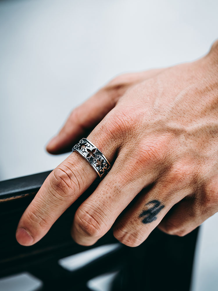 S925 Silver Black Four-Leaf Clover Wide Ring