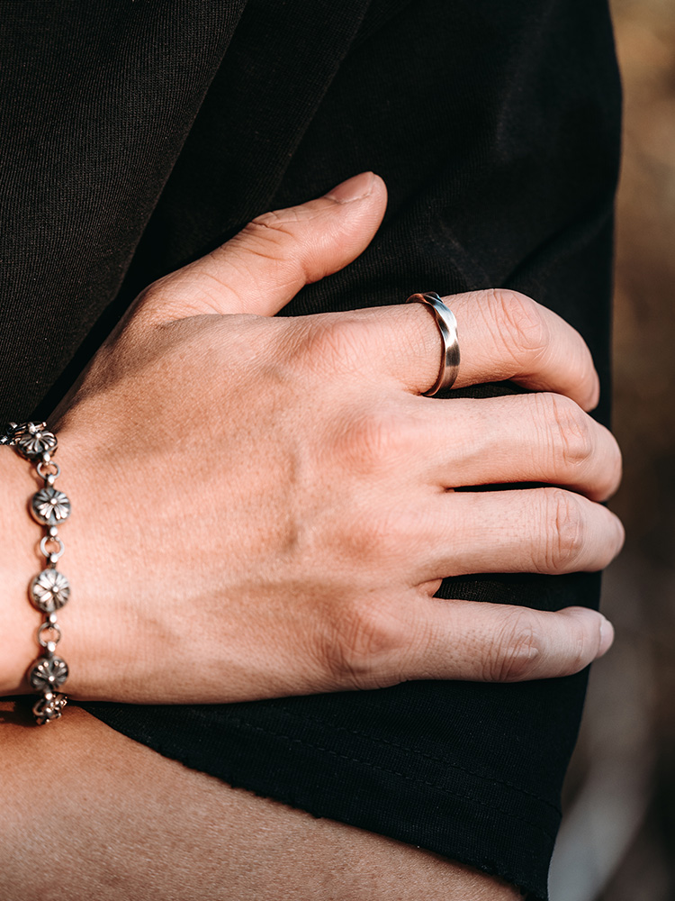 Sterling Silver Möbius Twist Ring