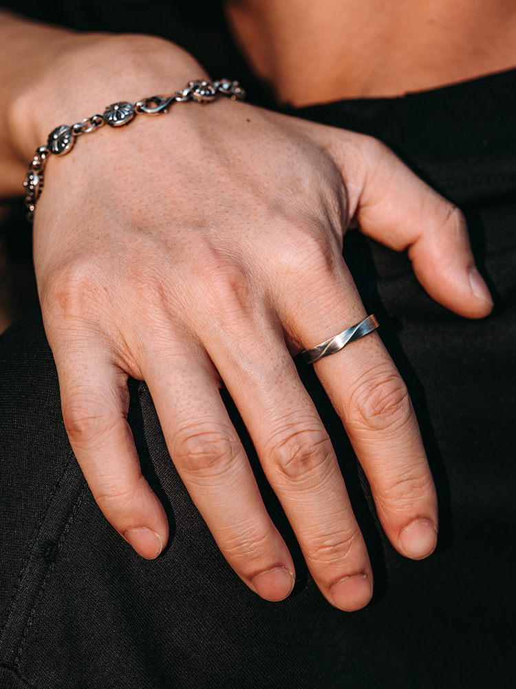 Sterling Silver Möbius Twist Ring