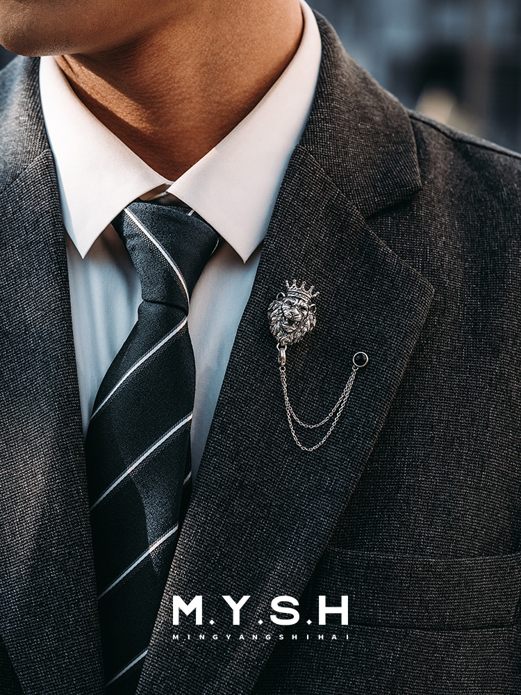 S925 Silver 3D Crowned Lion Lapel Pin (Double Wear)