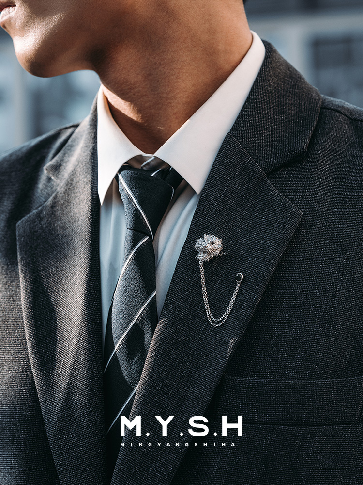 S925 Silver 3D Fierce Tiger Lapel Pin