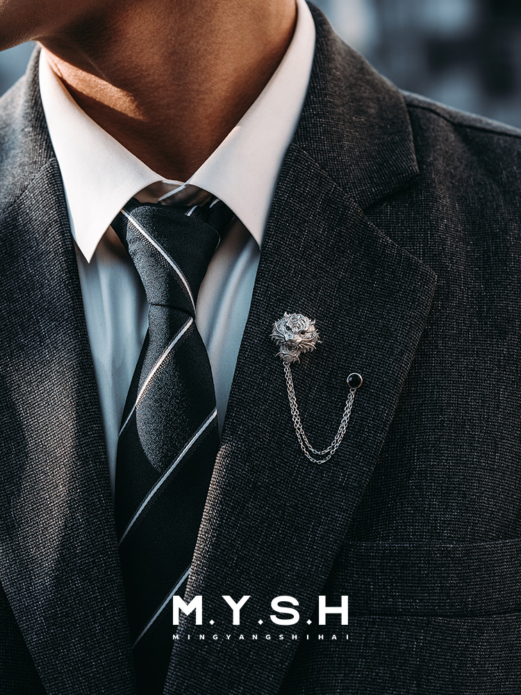 S925 Silver 3D Fierce Tiger Lapel Pin