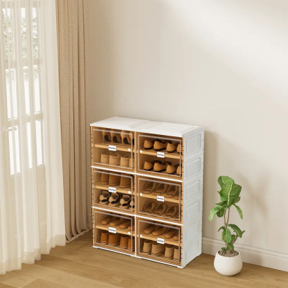 Zapatero plegable con puertas transparentes magnéticas, de 9 niveles; tiene capacidad para 18 pares de zapatos. De diseño sencillo y gran capacidad, es un zapatero de plástico robusto y apilable que ahorra espacio, no requiere instalación y resulta sumame