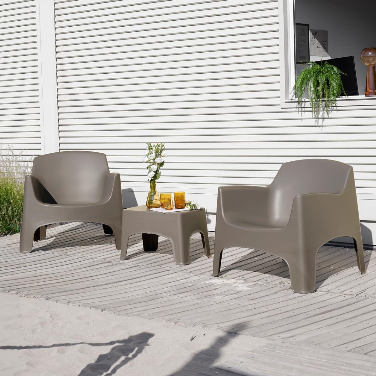 Tomaino Salon de Jardin Ibiza Ensemble d’Extérieur Moderne Taupe – 2 Fauteuils Empilables avec Accoudoirs et Table Basse en Plastique, X-Large, 13 kg-Luxemybase
