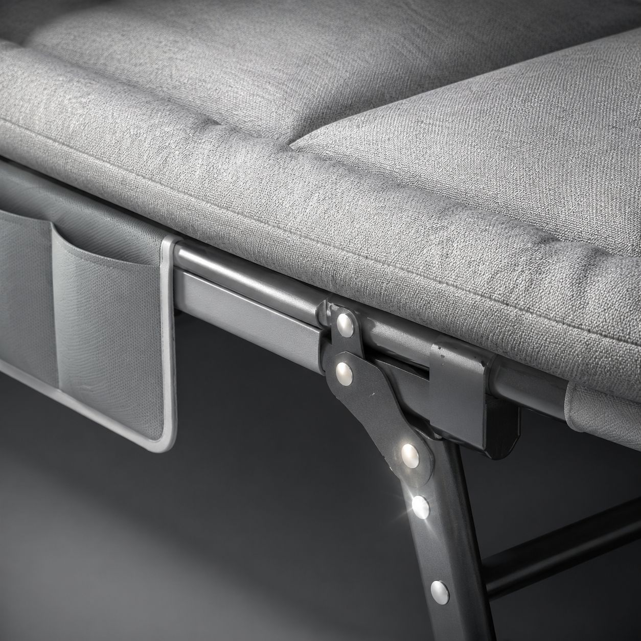 Easy-to-store foldable office chair