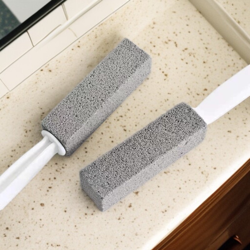 Ergonomic extra long handle for easy toilet cleaning