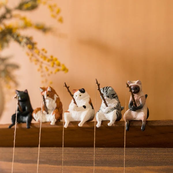 🔥 Hand-Painted Mini Cat Desk Figurines – Set of 5 Cute Cartoon Kitty Companions