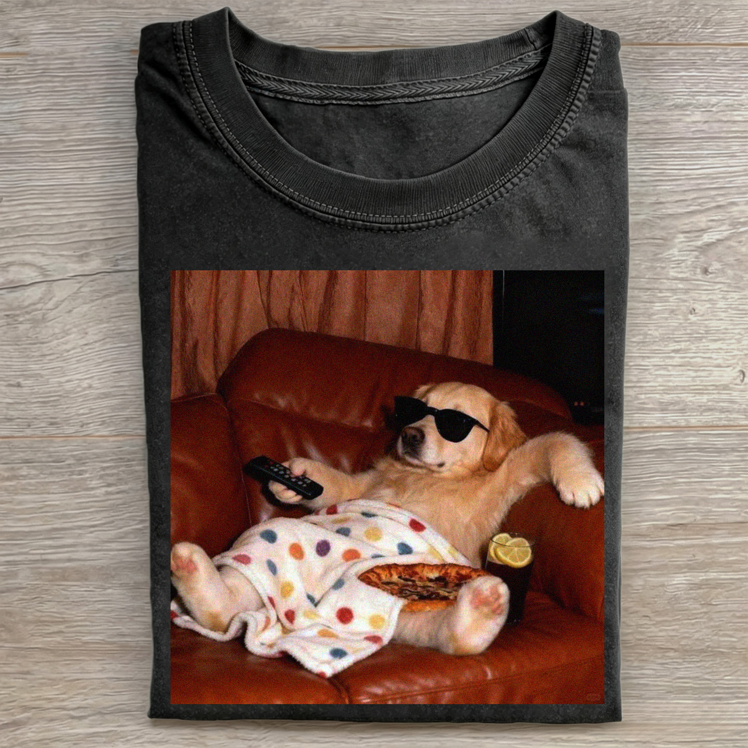 Funny Golden Retriever Dog Watching TV Meme T-shirt