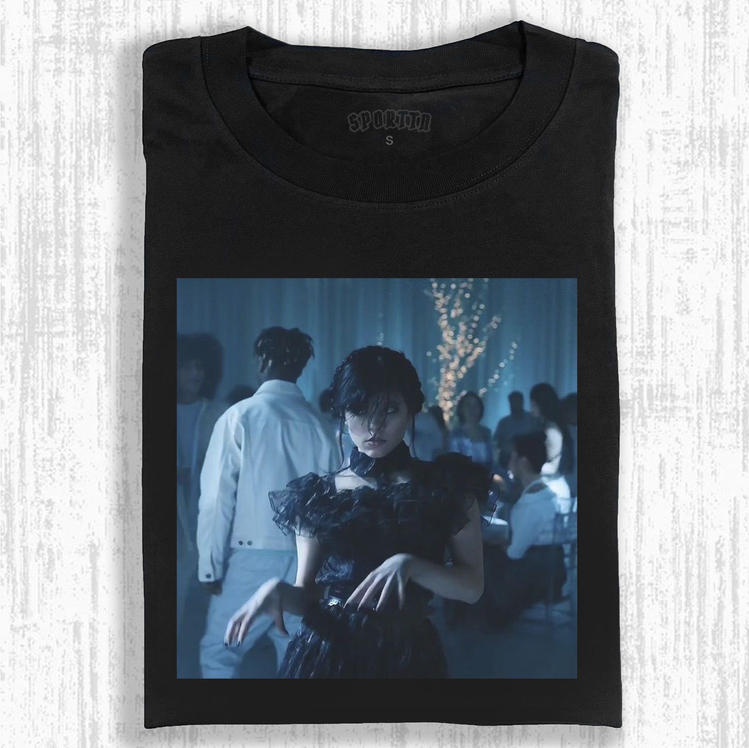 WEDNESDAY S2 ADDAMS THEMED T-SHIRT-LASPORTN