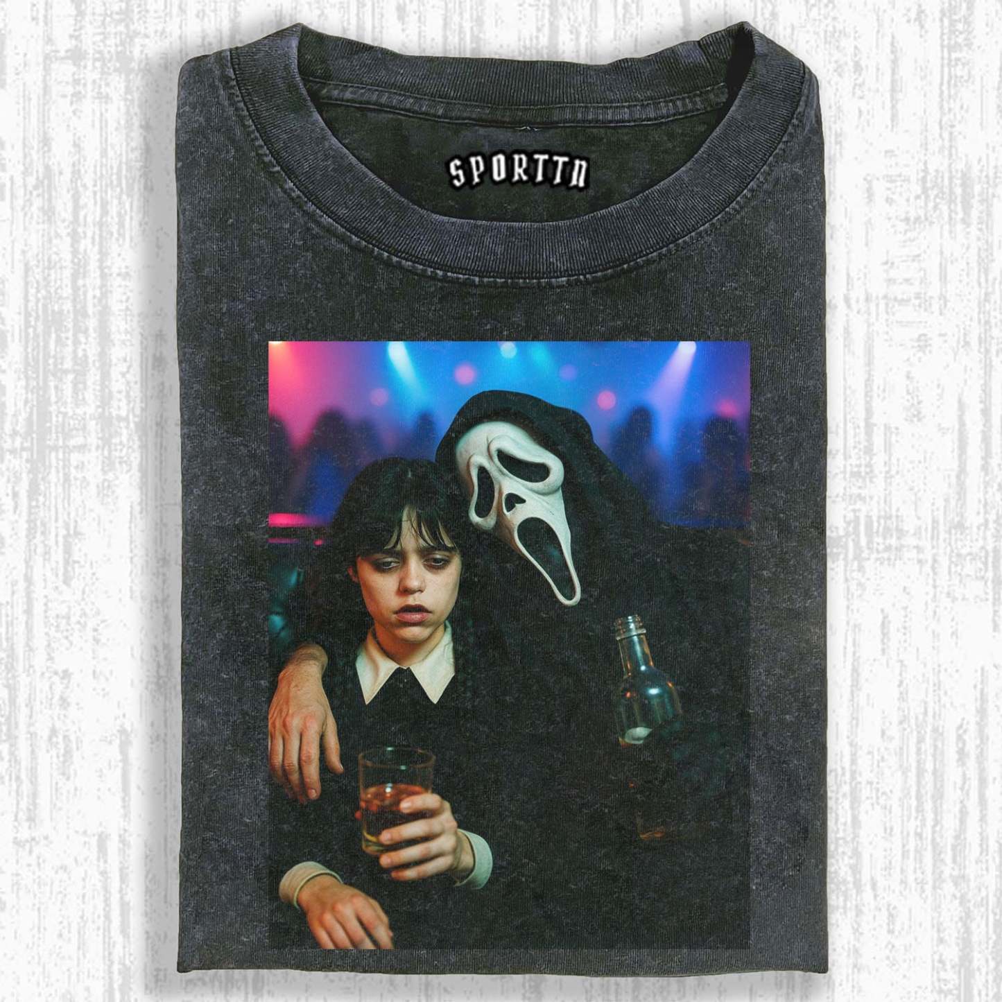 WEDNESDAY AND SCREAM CHARACTERS RETRO - STYLE T-SHIRT-LASPORTN