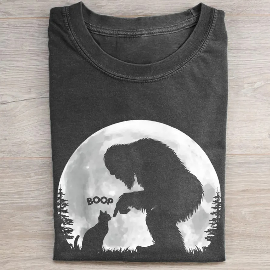 Fun Hand Boop Nose Bigfoot Sasquatch Cat T-shirt