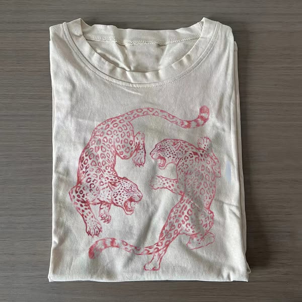 Vintage Leopard Fighting Graphic T-shirt