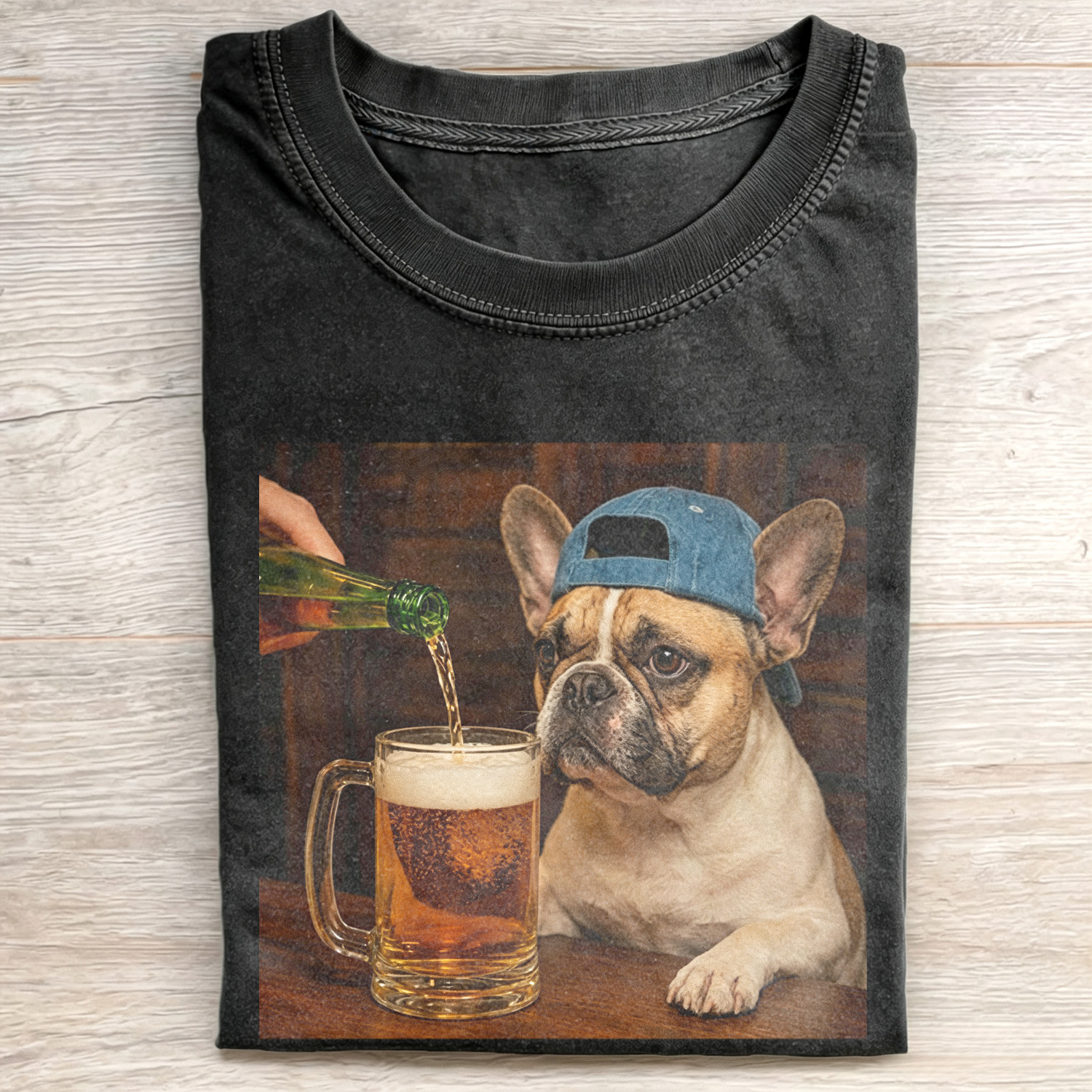 WACKY BULLDOG DRINKING BEER FUNNY T-SHIRT
