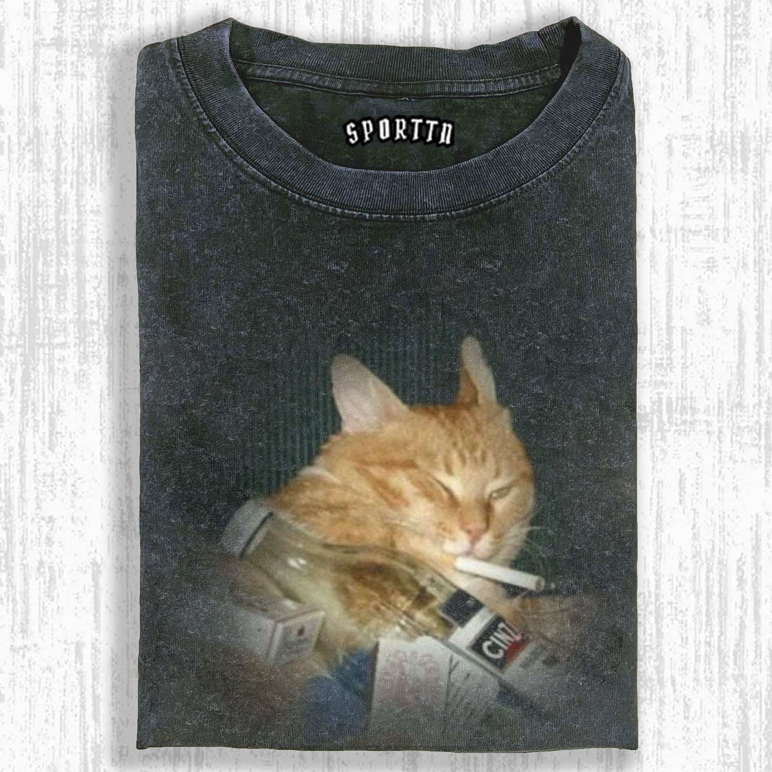 THE COOL CAT'S UNRULY MOMENT STYLISH T-SHIRT-LASPORTN