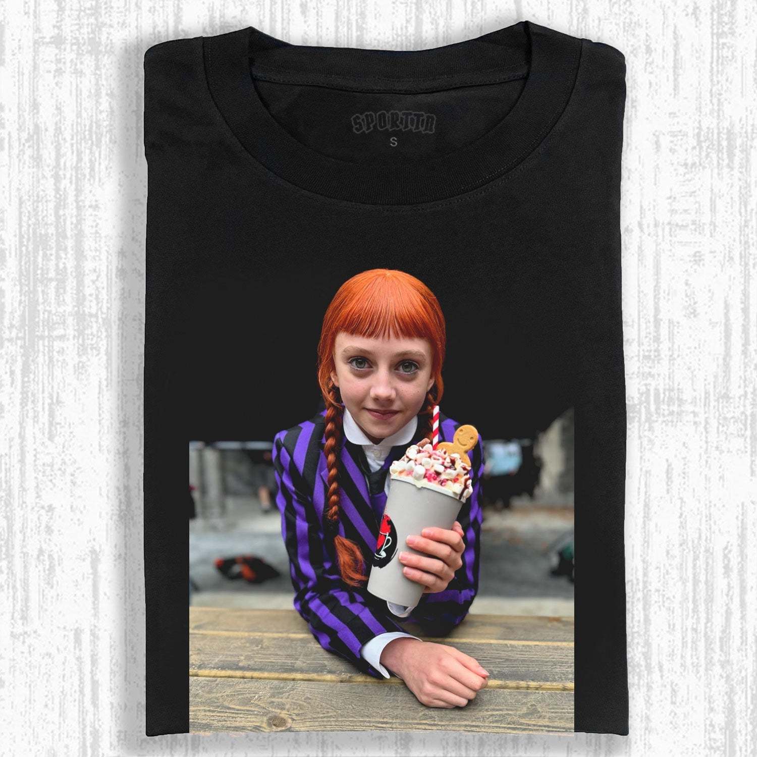 AGNES DEMILLE WEDNESDAY S2 THEMED T-SHIRT-LASPORTN