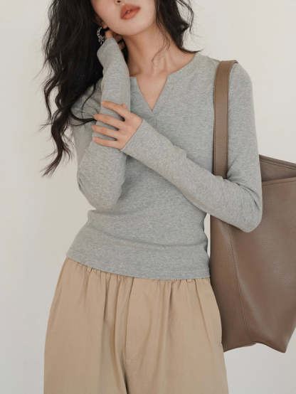 V Neck Knitted Bottoming Shirt