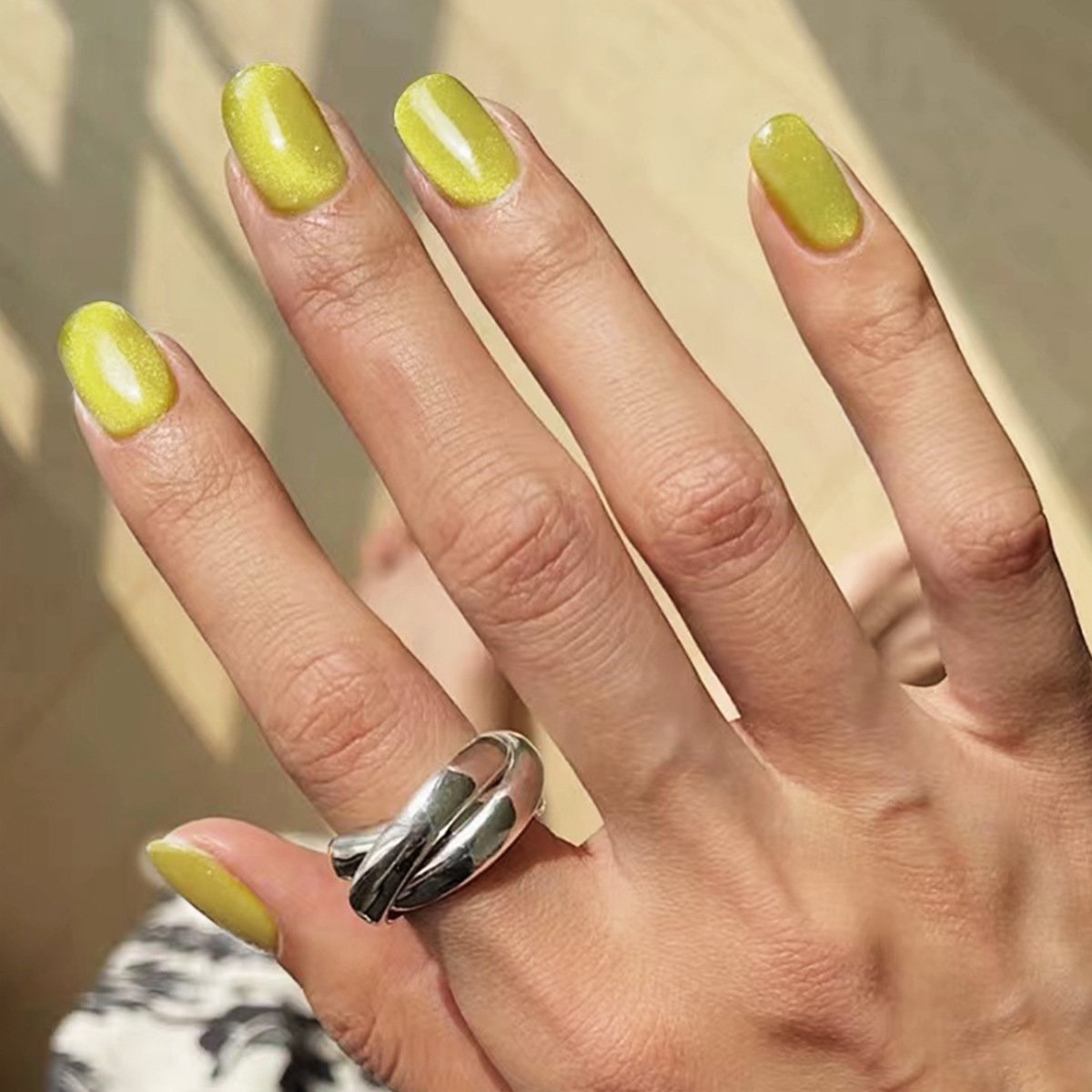 Cat Eye Almond Press-On Nails – Minimalist Shell Glow, Detachable & Reusable