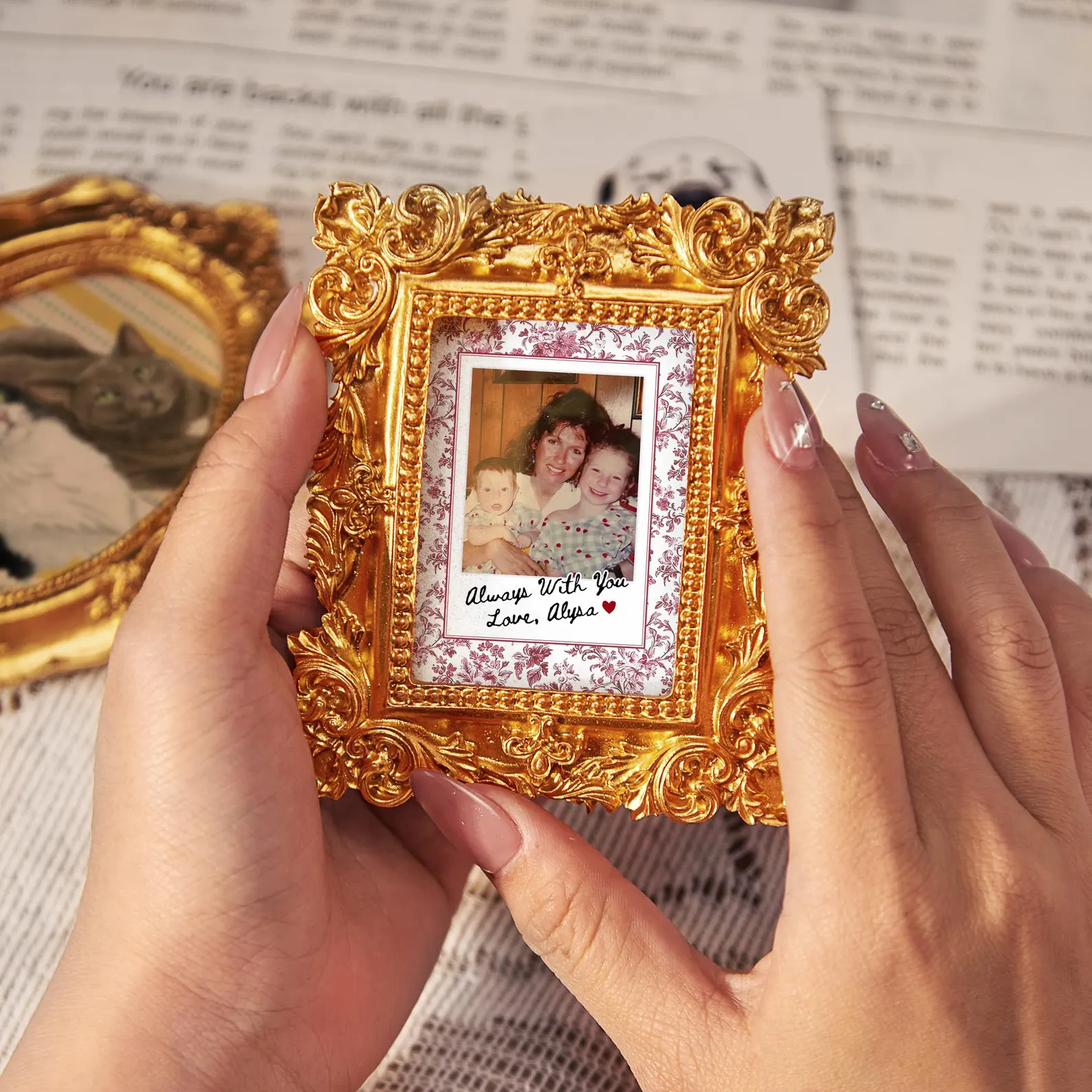 Personalized Mom Photo Vintage Frame, Custom Toile De Jouy Mother's Day Gift from Daughter, Mama Golden Ornate Frame