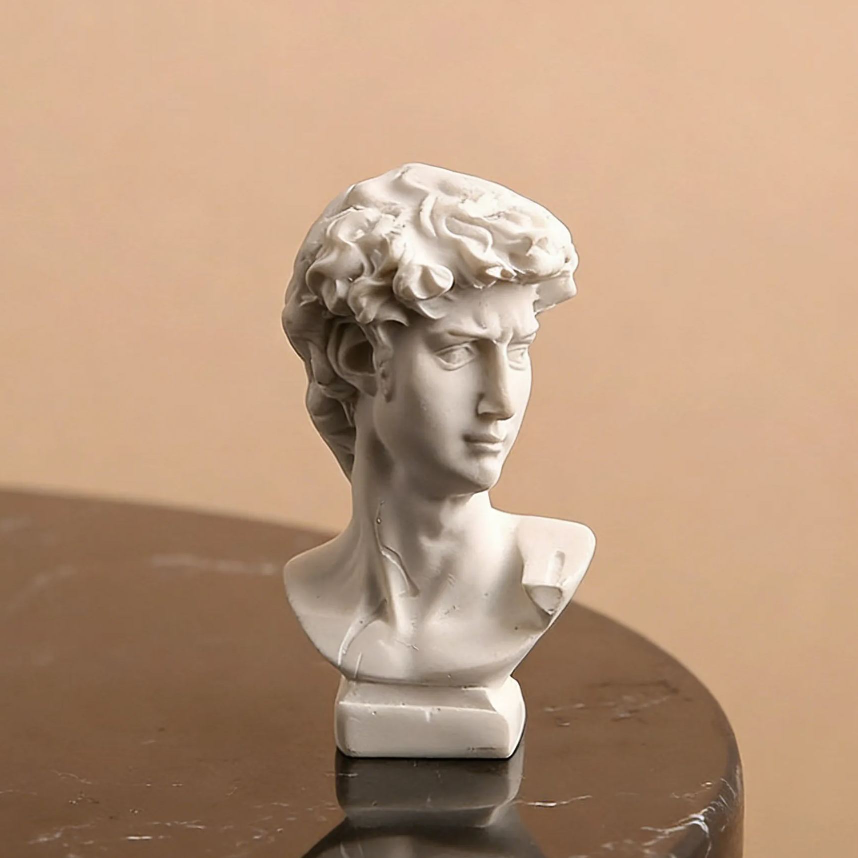 White Mini Decorative Figurine Small Home Decor B 3x3x7 cm - MuseumofUsFrame