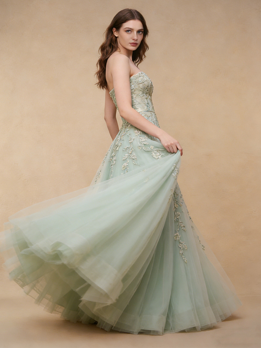 A-Line Strapless Tulle Floor-Length Dress with Floral Lace Appliques for Prom & Gala Events