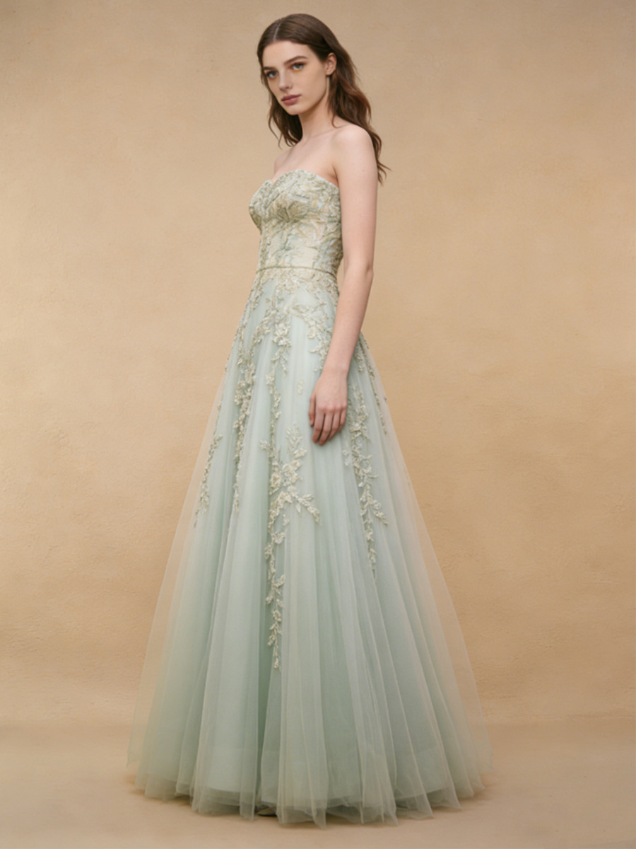 A-Line Strapless Tulle Floor-Length Dress with Floral Lace Appliques for Prom & Gala Events