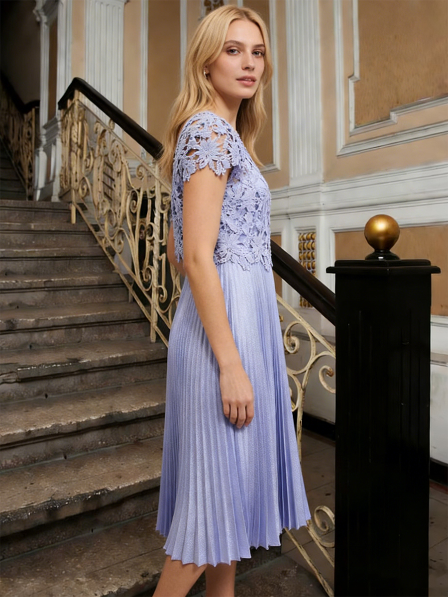 Elegant Crew Neck Lace Applique Pleated Chiffon Midi Formal Mother of the Bride Dress