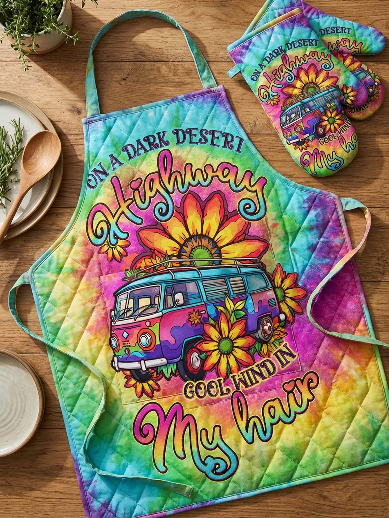 Hippie Van Quilted Apron Set (2-Piece) – Padded Apron + Heat-Resistant Oven Mitts