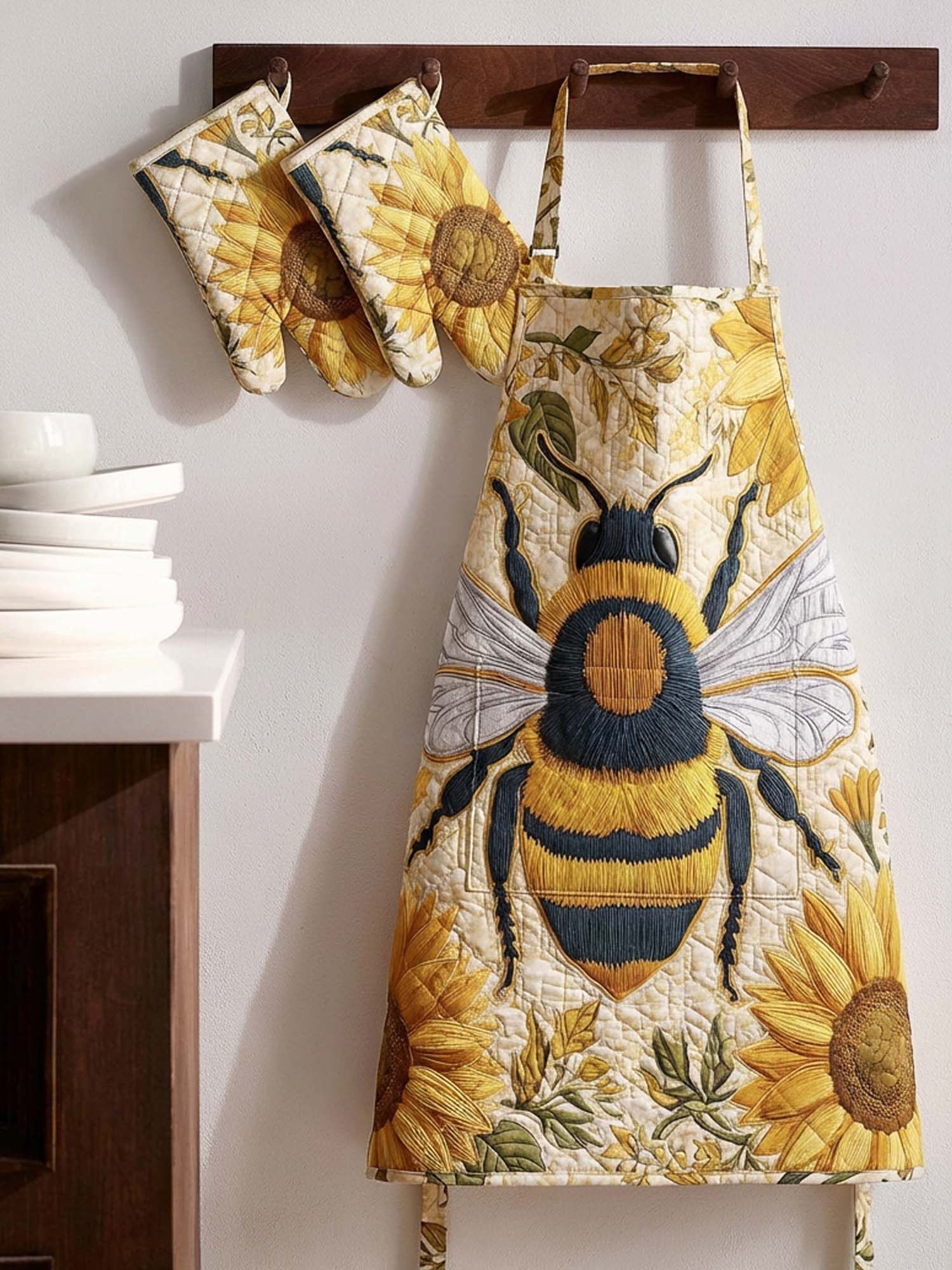 Bees And Sunflowers Quilted Apron Set (2-Piece) – Padded Apron + Heat-Resistant Oven Mitts