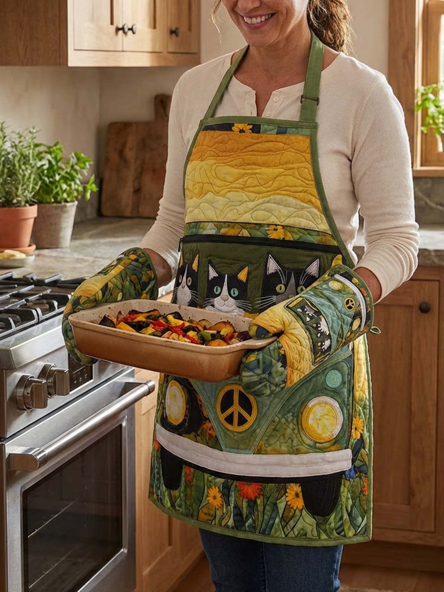 Hippie Van Cat Quilted Apron Set (2-Piece) – Padded Apron + Heat-Resistant Oven Mitts