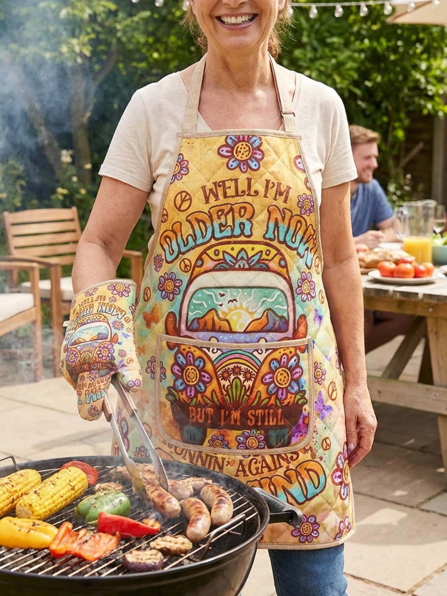 Hippie Van Quilted Apron Set (2-Piece) – Padded Apron + Heat-Resistant Oven Mitts