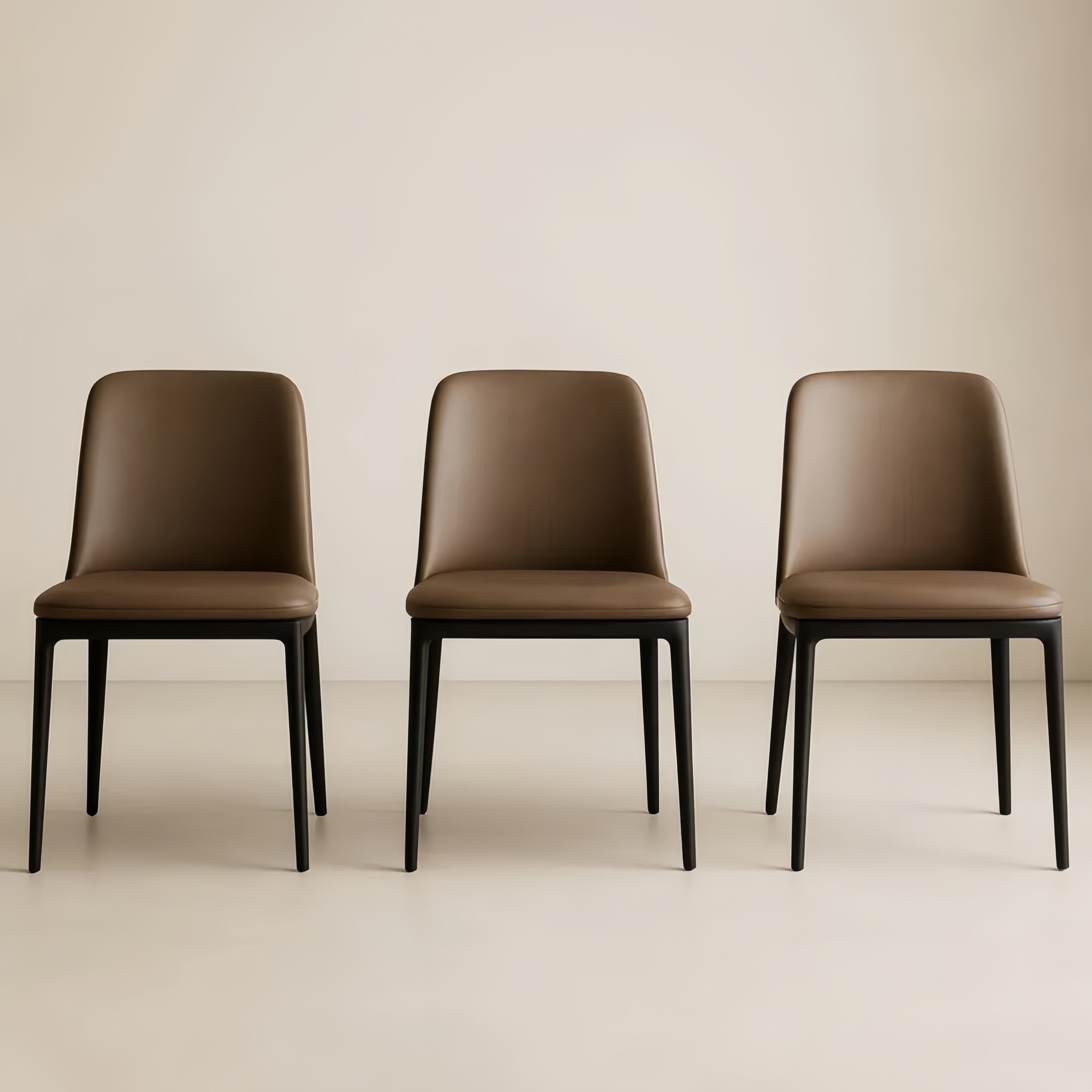 Set di 3 sedie da pranzo in finta pelle marrone e acciaio nero
