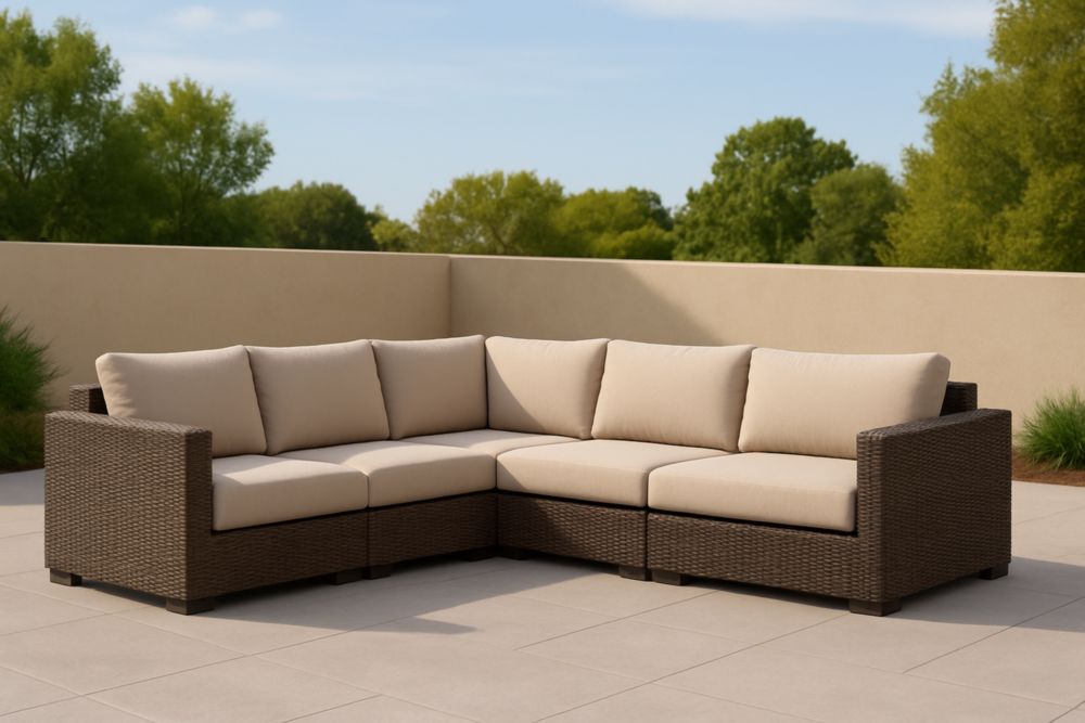 Divano angolare modulare in rattan sintetico con cuscini in poliestere beige