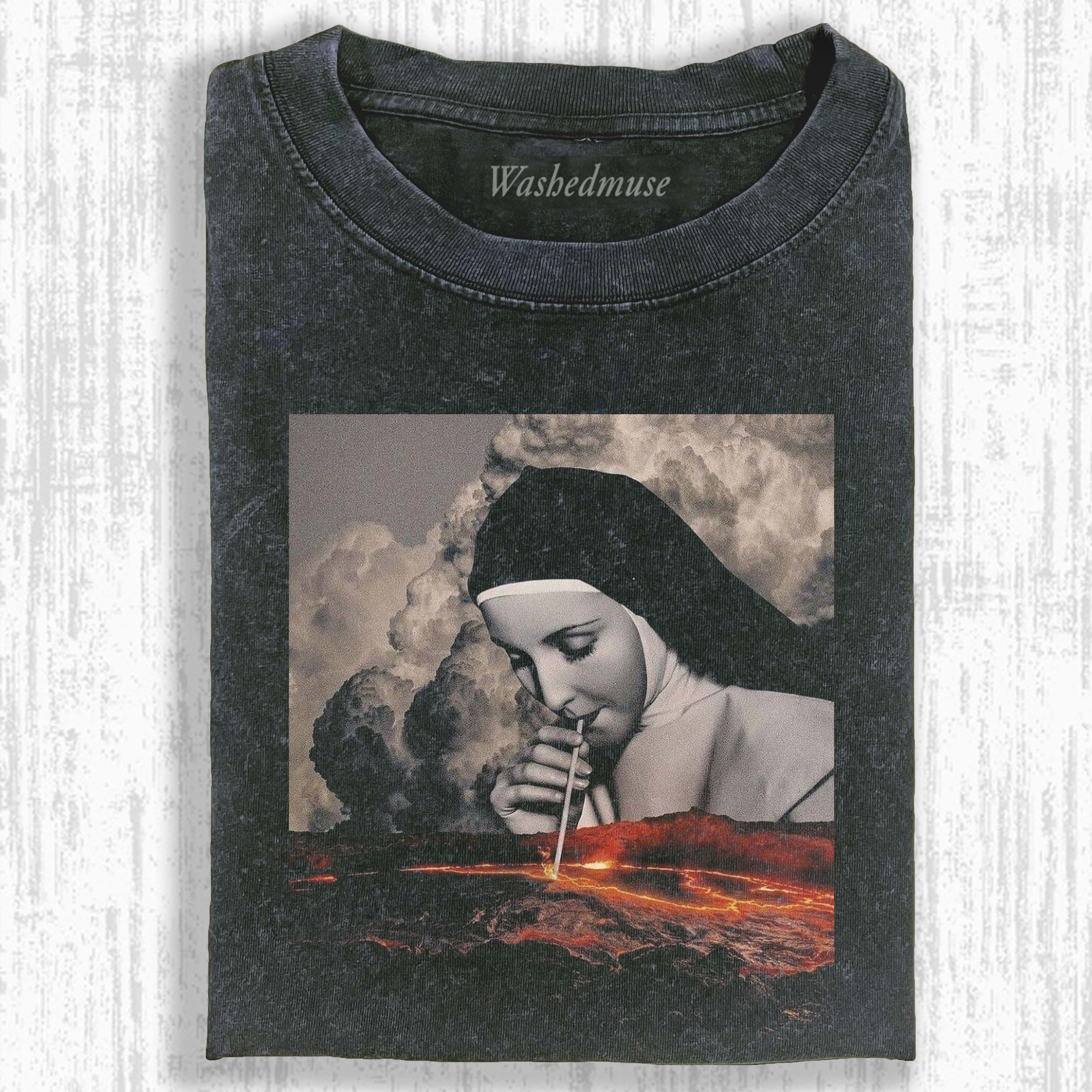NUNS T-SHIRT