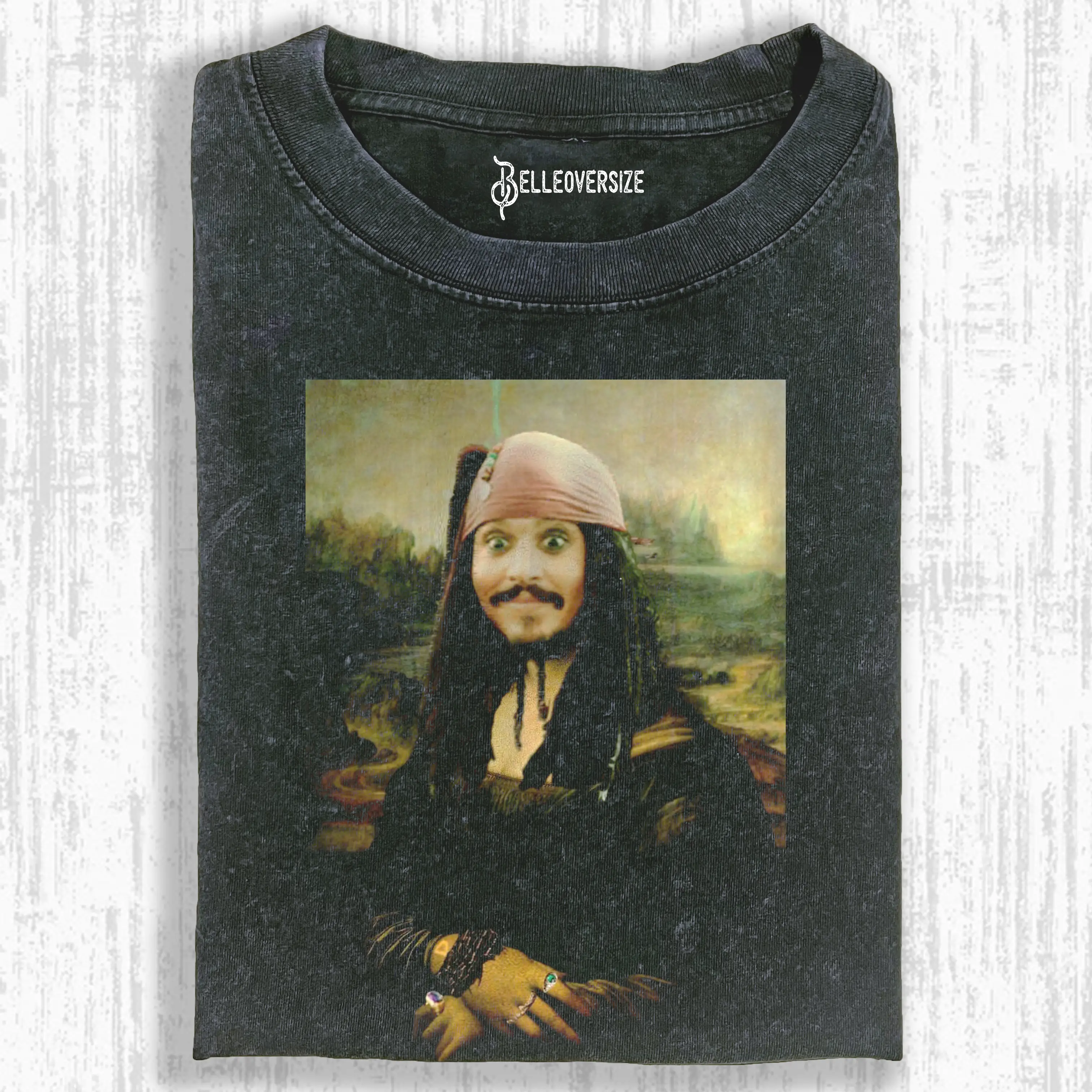 PIRATES OF THE CARIBBEAN & MONA LISA  T-SHIRT