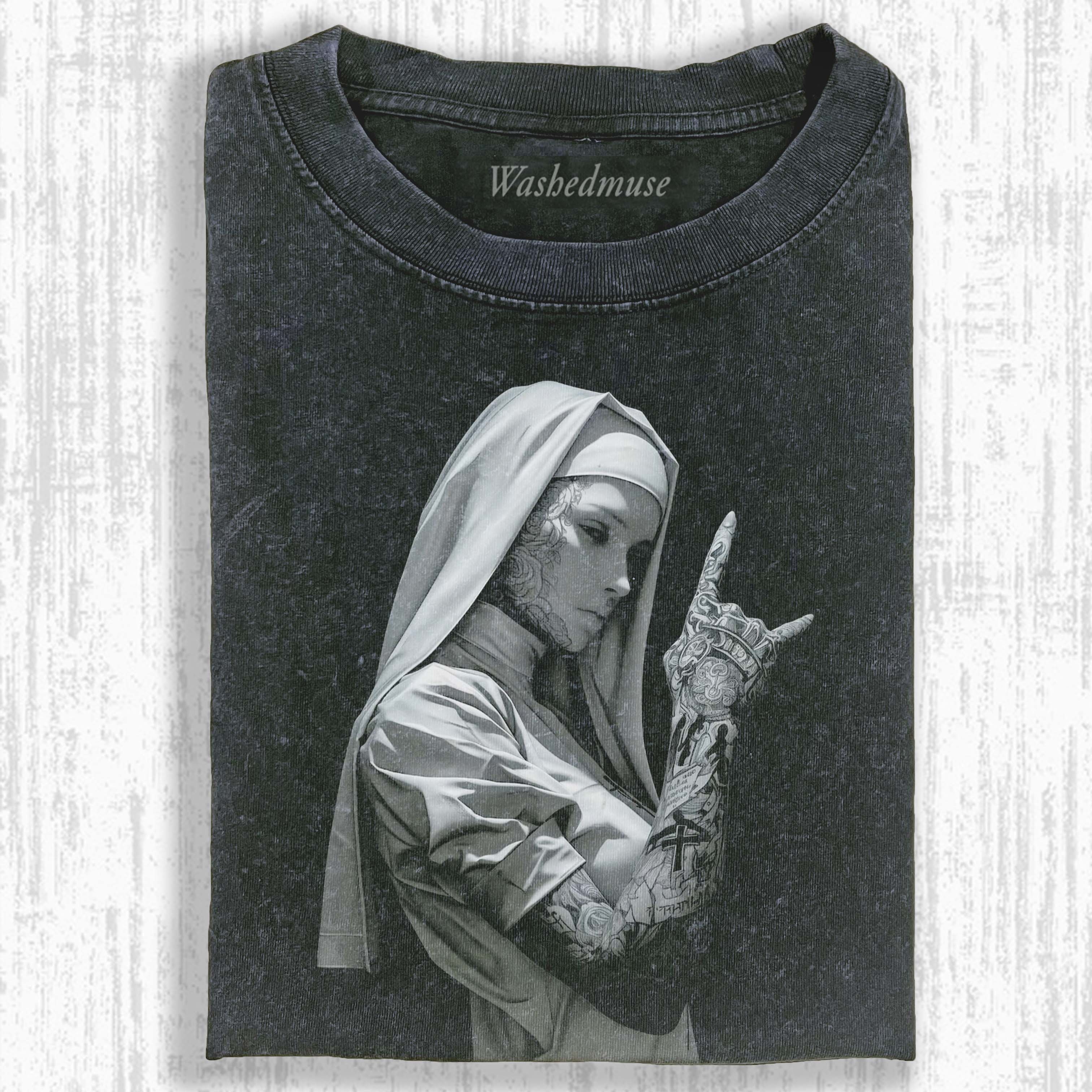 NUNS T-SHIRT