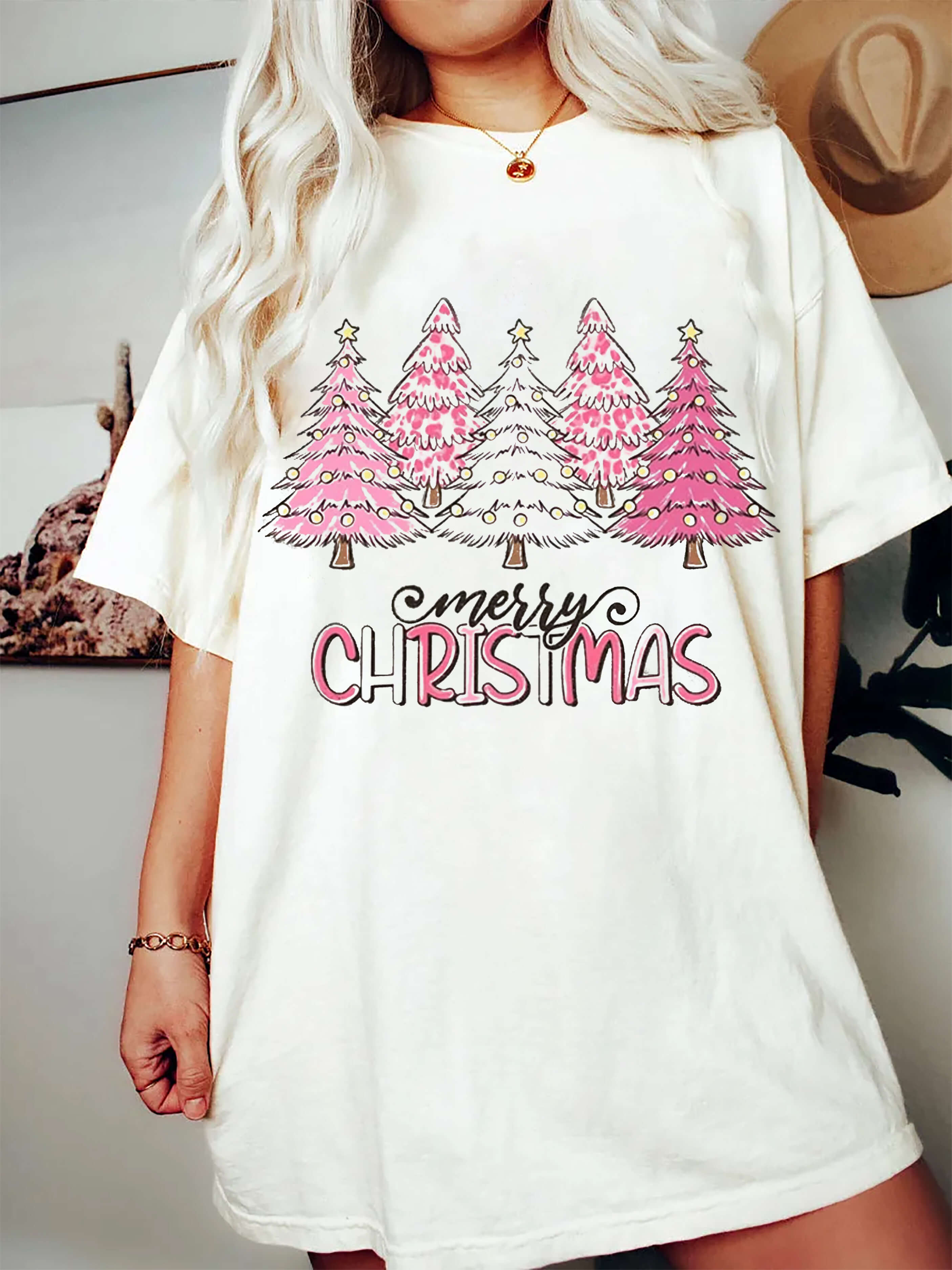 PINK TREE CHRISTMAS T-SHIRT