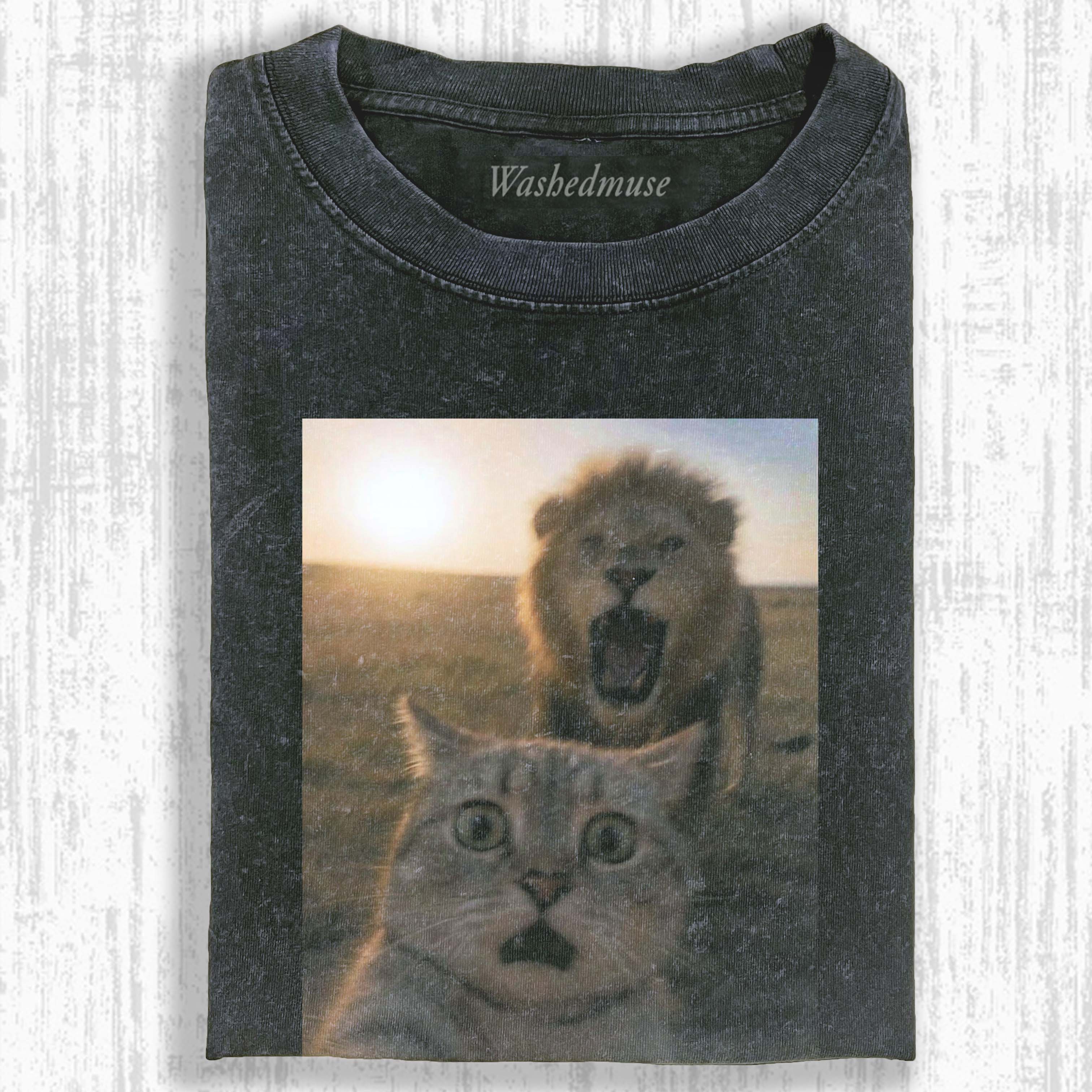 WACKY CAT  T-SHIRT