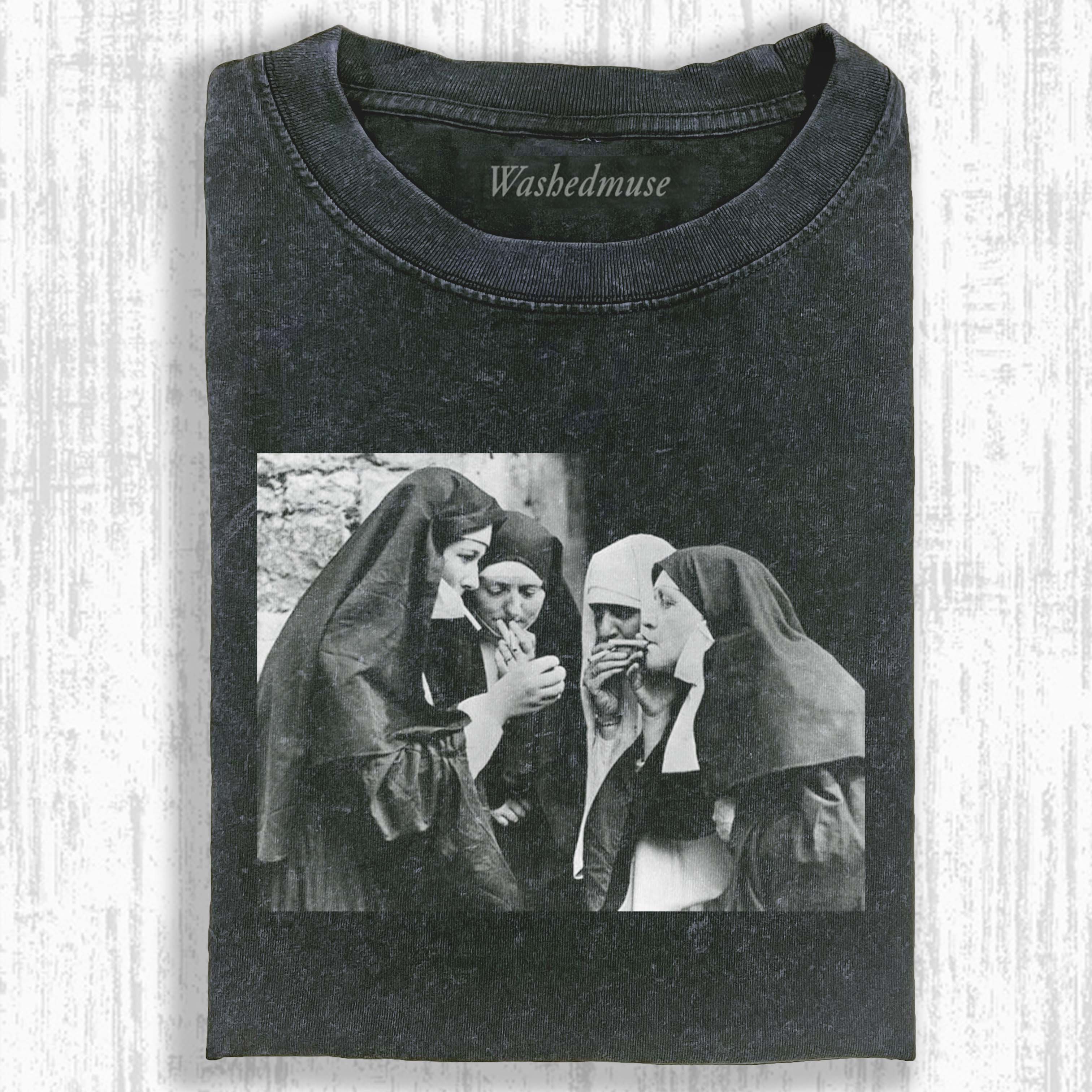 NUNS T-SHIRT