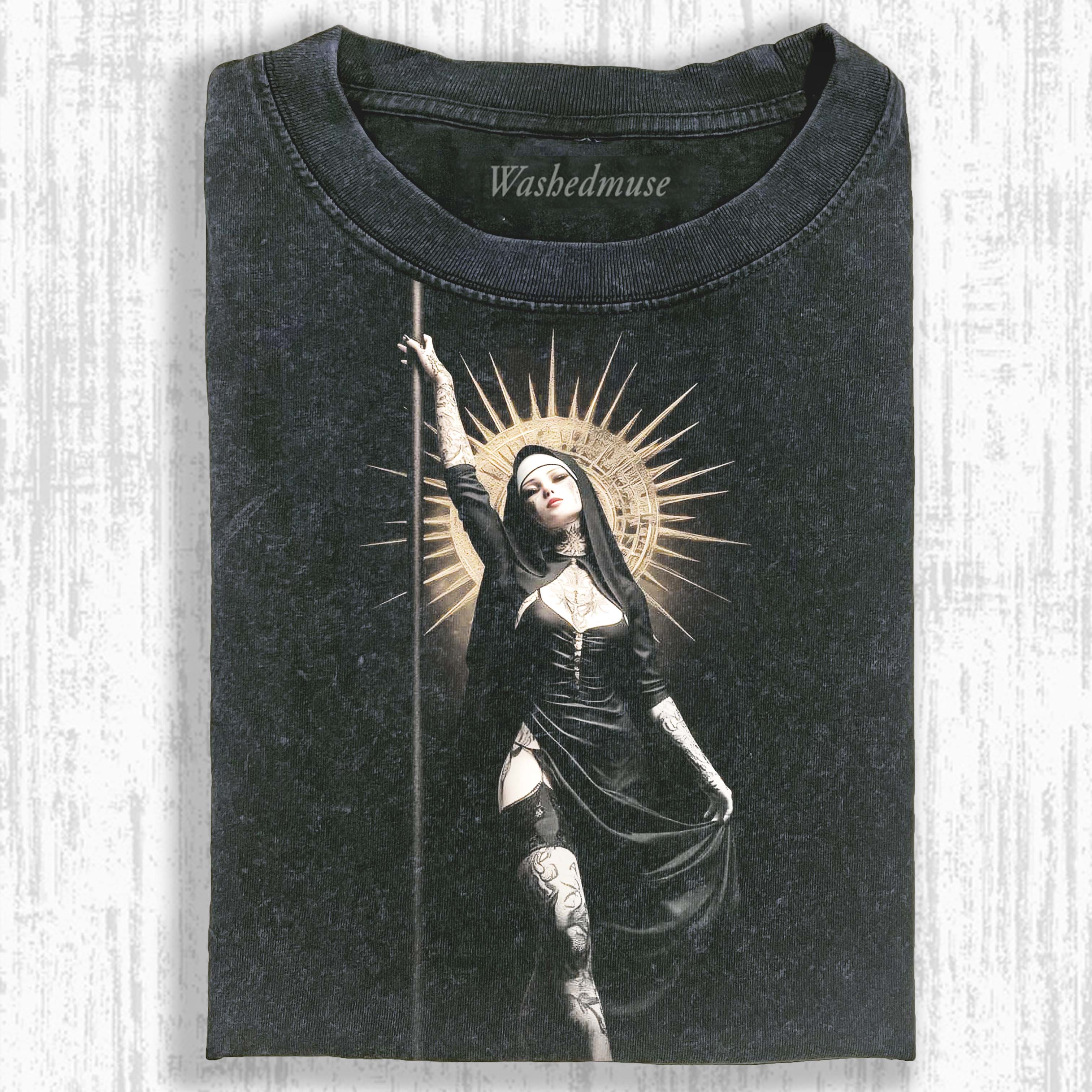 NUNS T-SHIRT