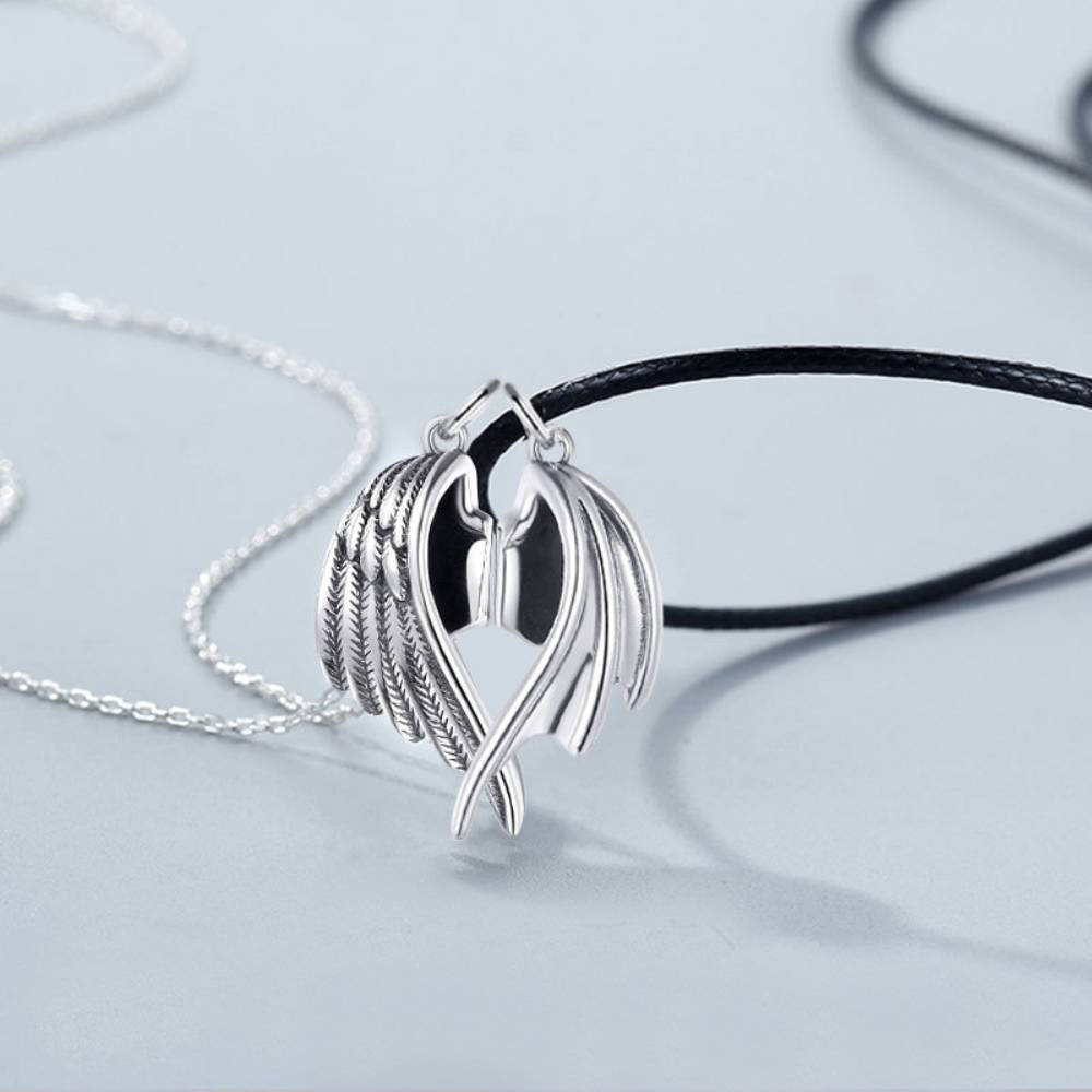 Couple Necklace Magnetic Matching Necklaces for Couples Valentine's Gift for Lover